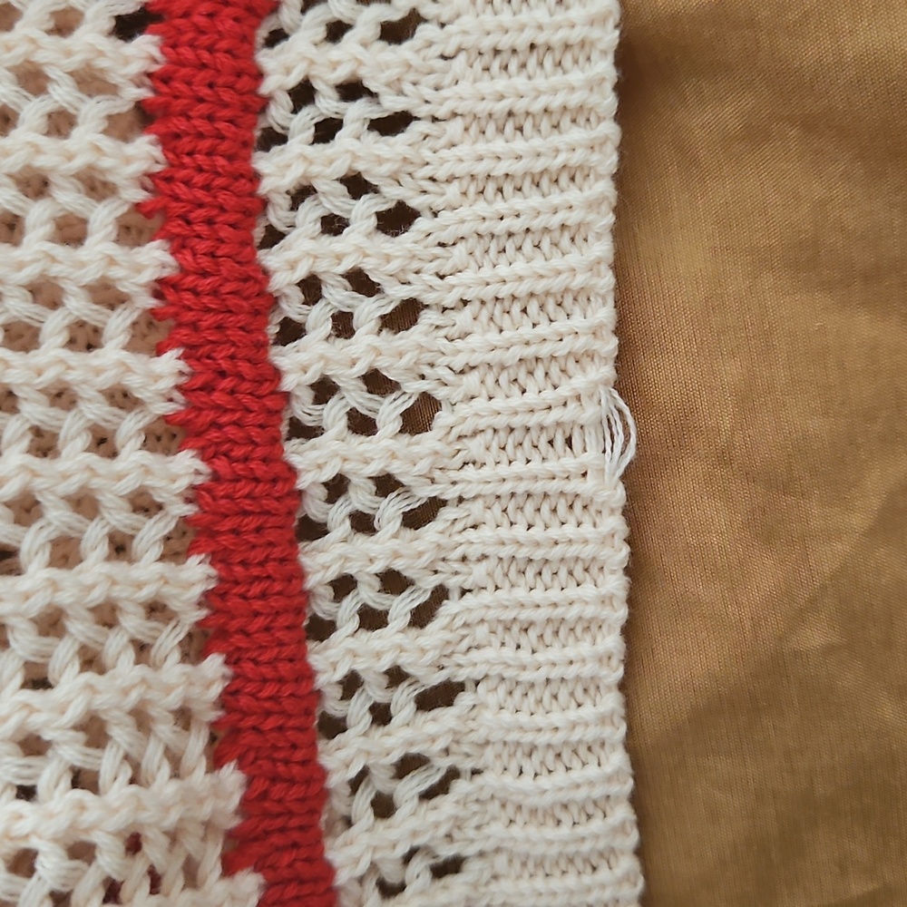 NWT WOMENS CROCHET VEST - Picture 6 of 6